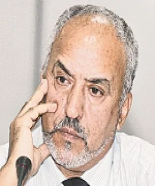 حسان عزت