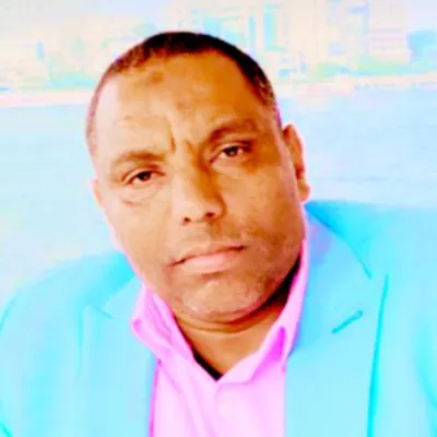 مديح أبو زيد