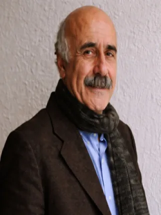عباس بيضون