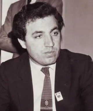 شوقي بزيع